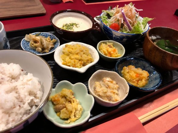 小山市・自然薯の里で「しもつかれ作り」